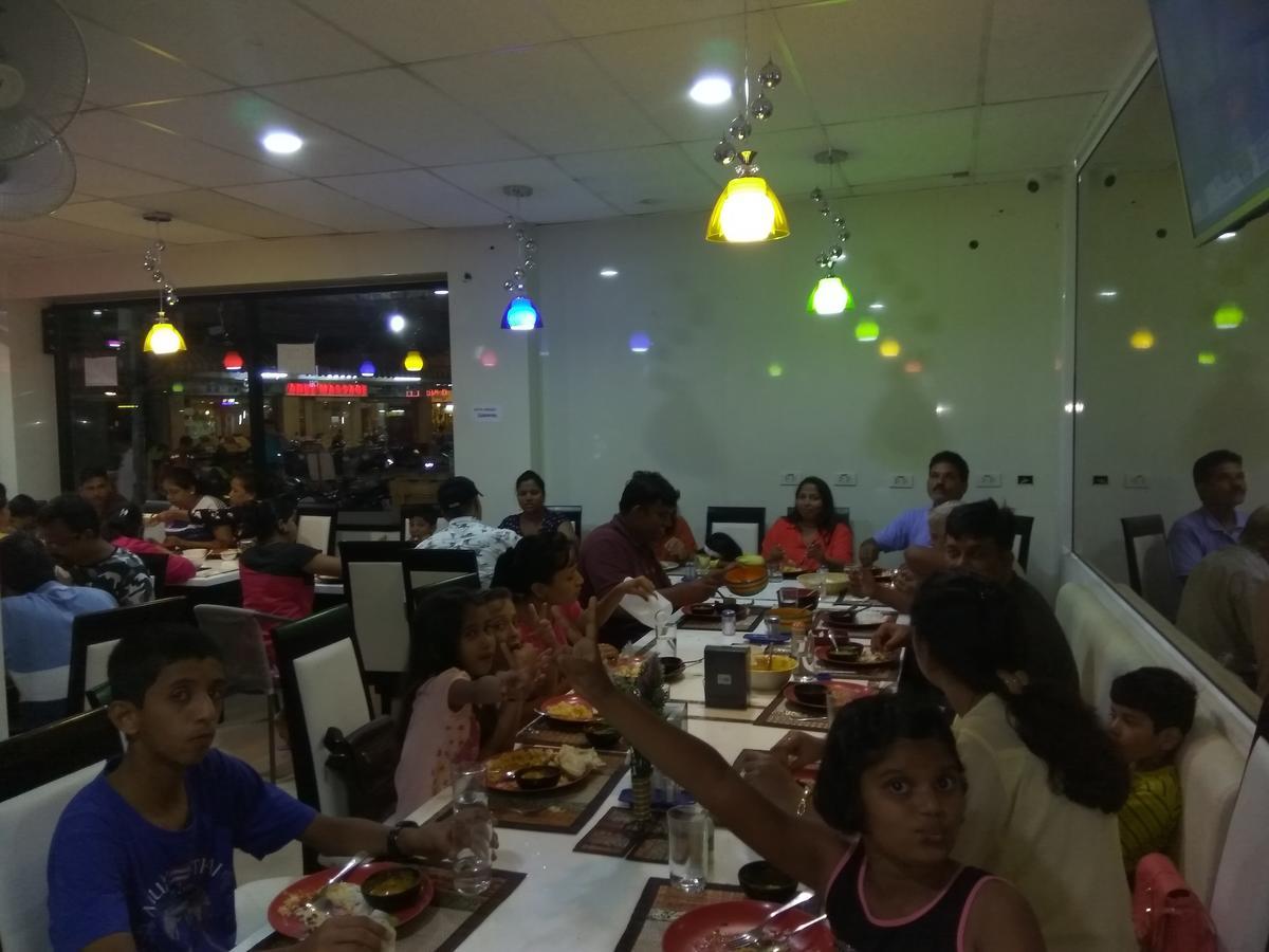 Hari Om Delhi Darbar Hotel Pattaja Kültér fotó